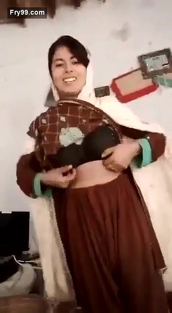 Beautiful Pathan Girl Showing Boobs