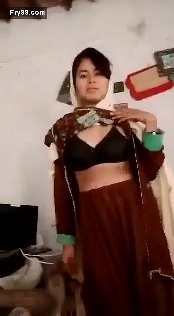 Beautiful Pathan Girl Showing Boobs