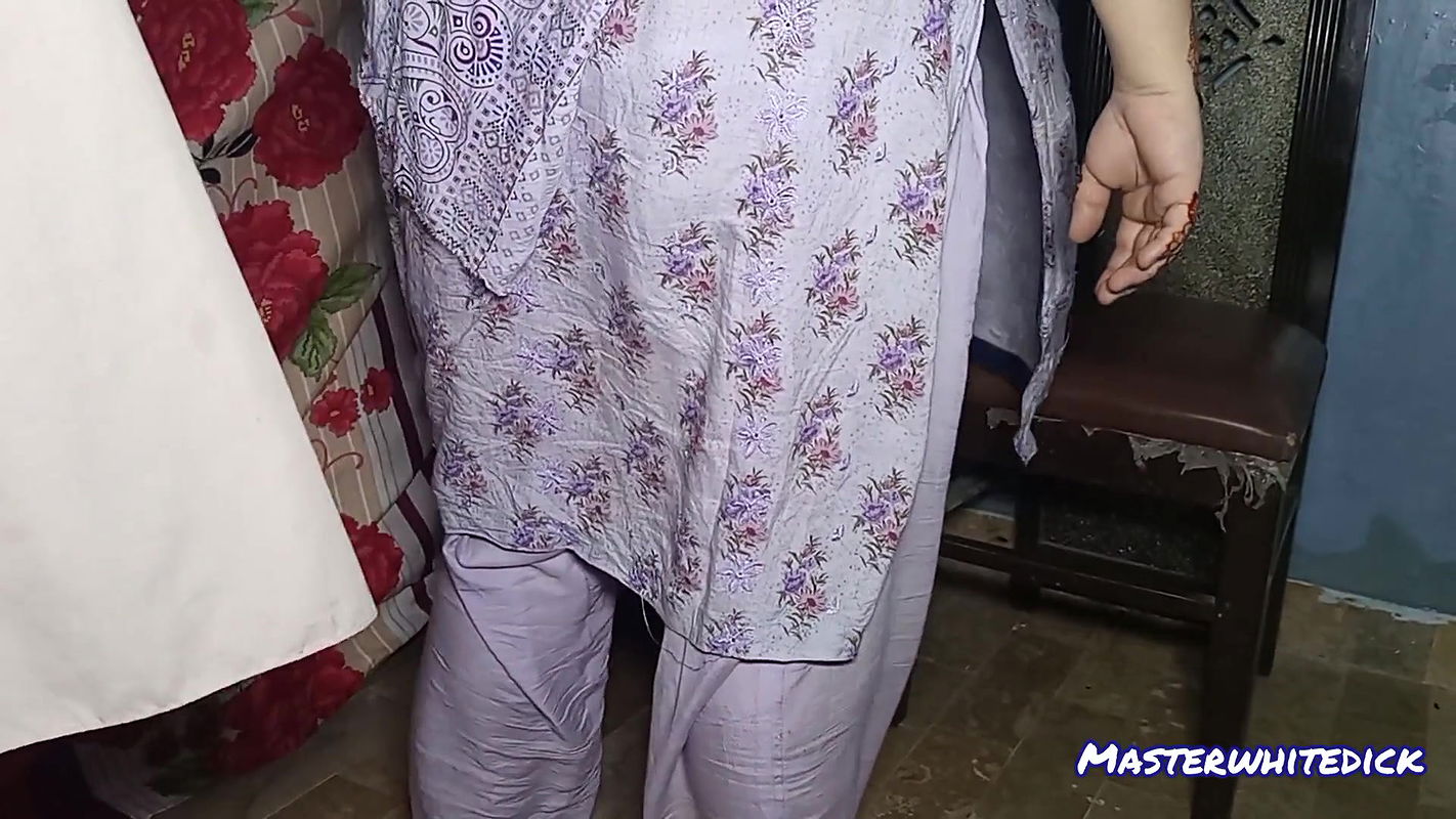 Tuition teacher ne apni student ki zabardasti gand mardi