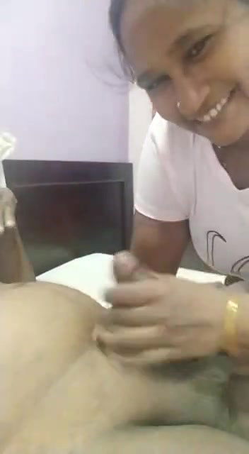 Desi Bhabhi Blowjob