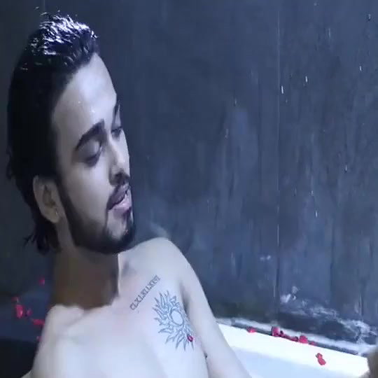 Zoya Khan Showing Boobs during Bath