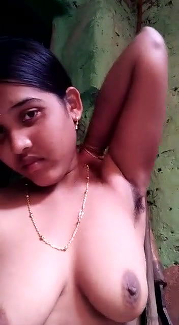 Cute Desi Girl Recrod Nude Selfie