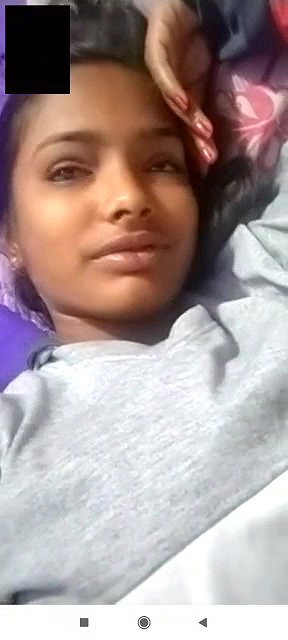 Desi girl showing
