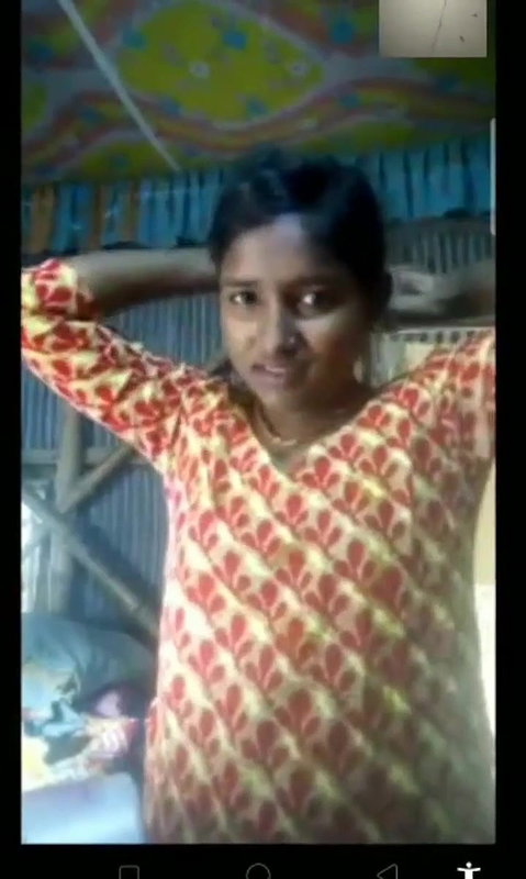 Desi village bhabi show her pussy