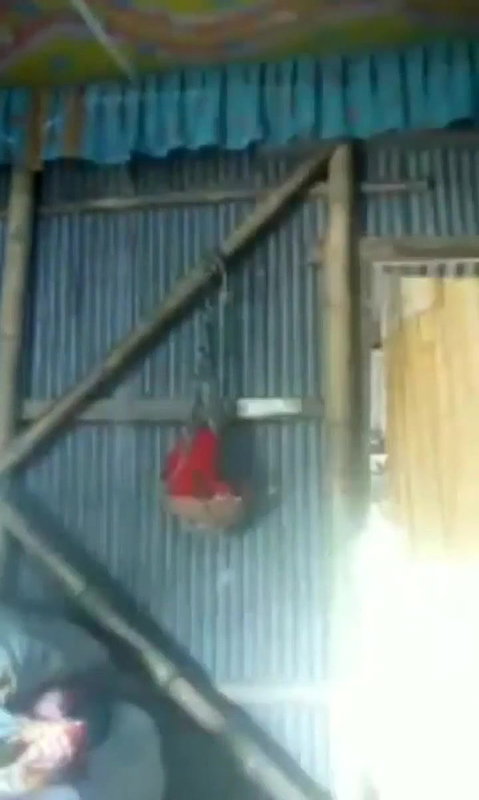 Desi village bhabi show her pussy