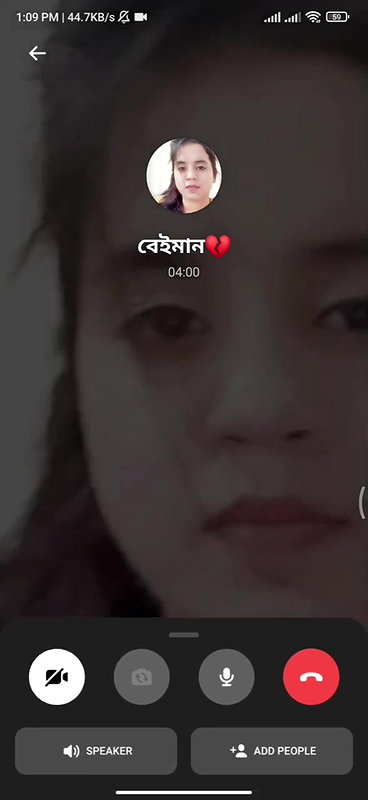Desi gf showing nude while bathing 2 videos