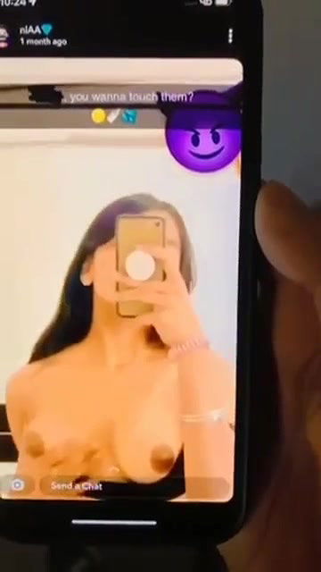 Desi slim teen leaked snaps