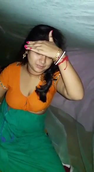 Desi Village bhabhi recorded nude while sleeping 2 videos