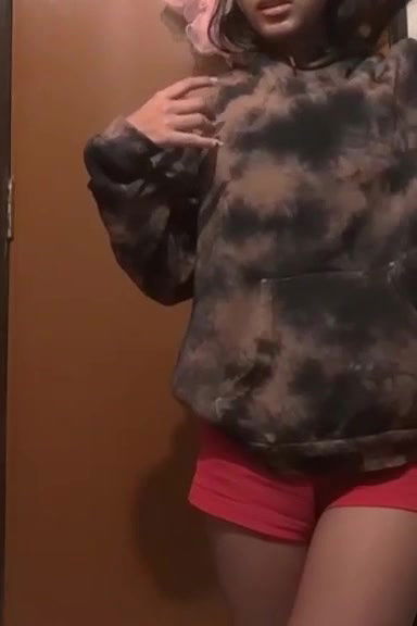 Desi hot figure teen making nude snap