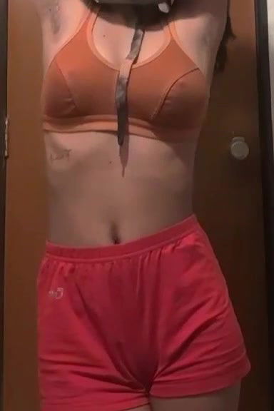 Desi hot figure teen making nude snap