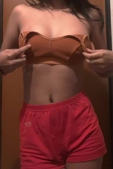 Desi hot figure teen making nude snap