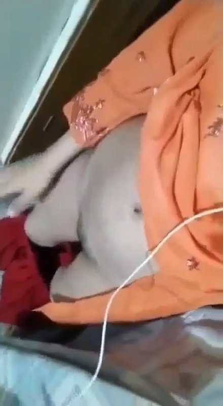 Indian cute girl showing her pussy and boobs on video call