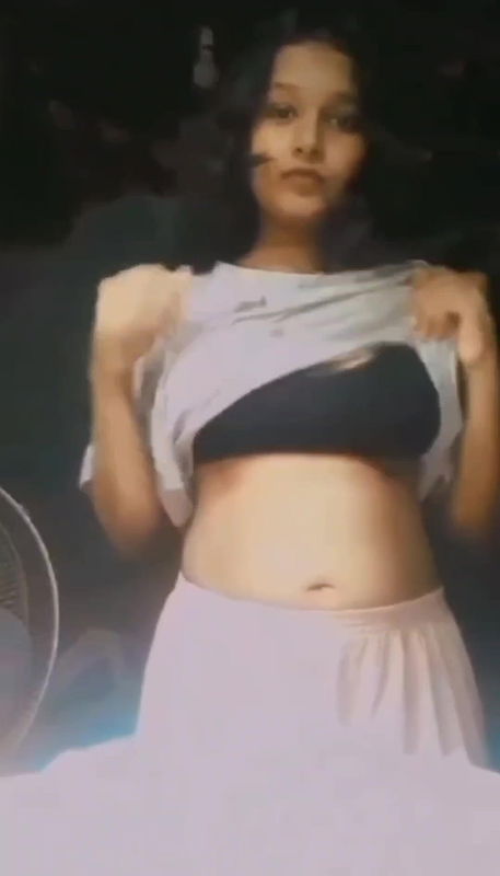 Desi hot babe pussy fingering hard in bathroom for her bf