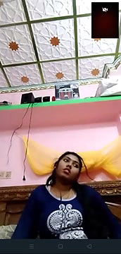 Sexy Chubby Maal Showing Big Boob Ass