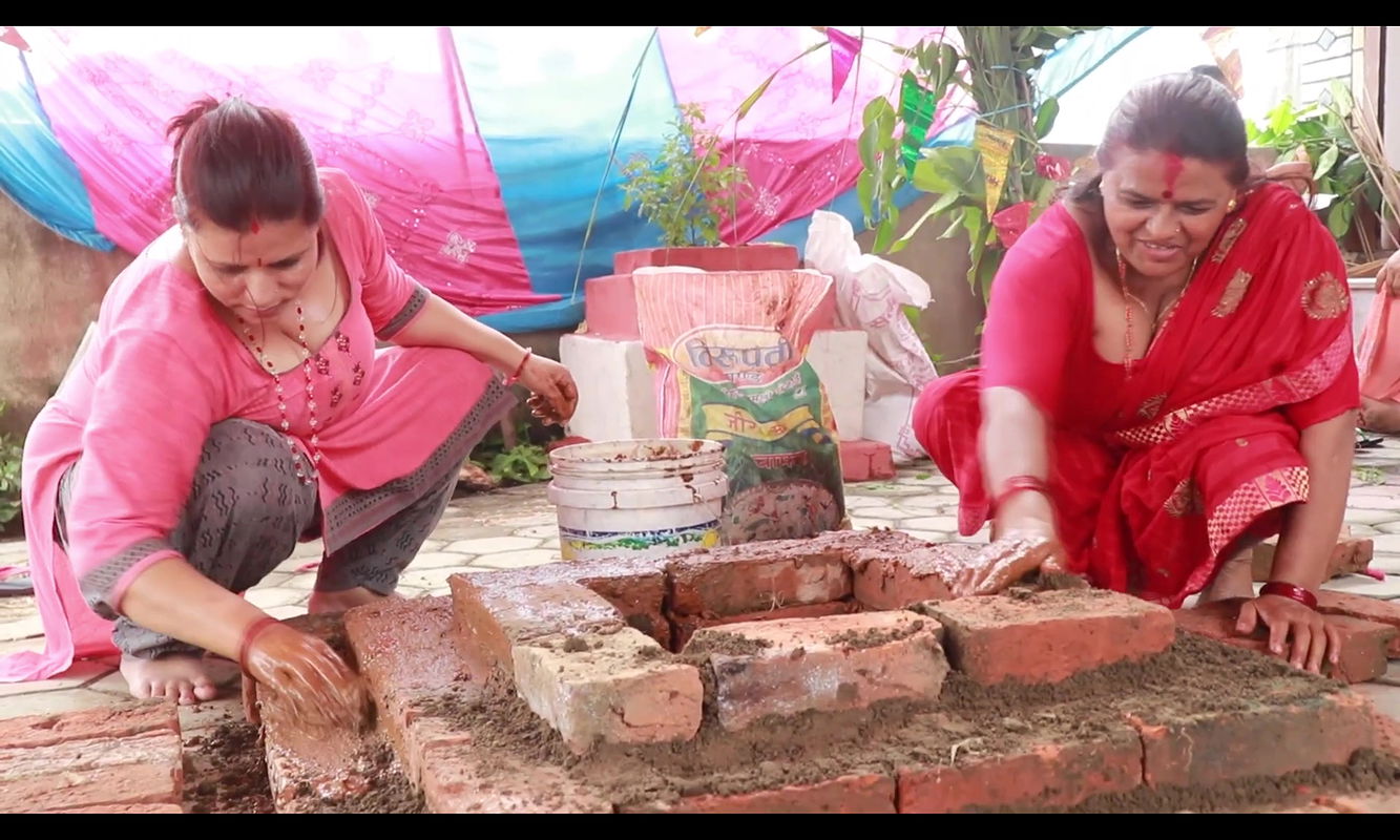 Busty desi aunty sexy cleavage show in pink dress