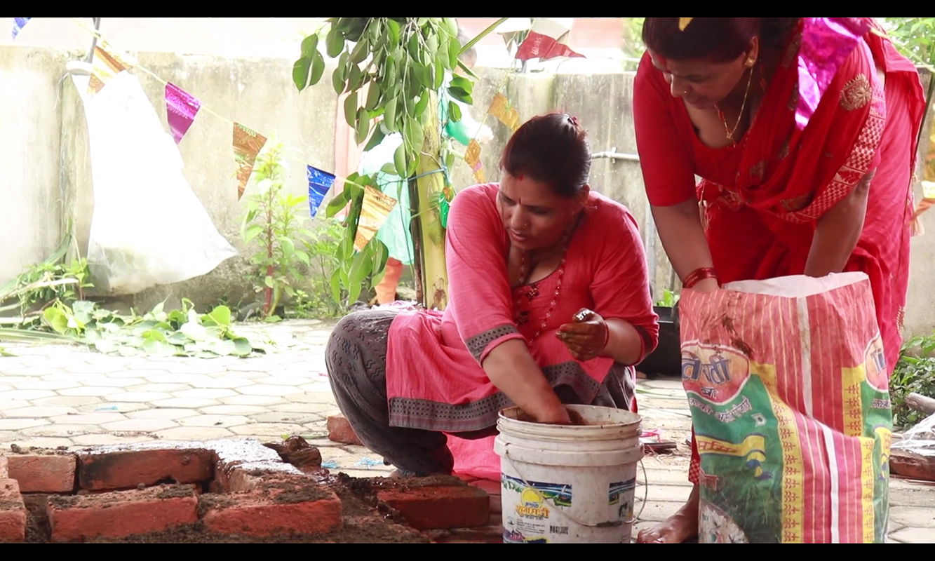 Busty desi aunty sexy cleavage show in pink dress