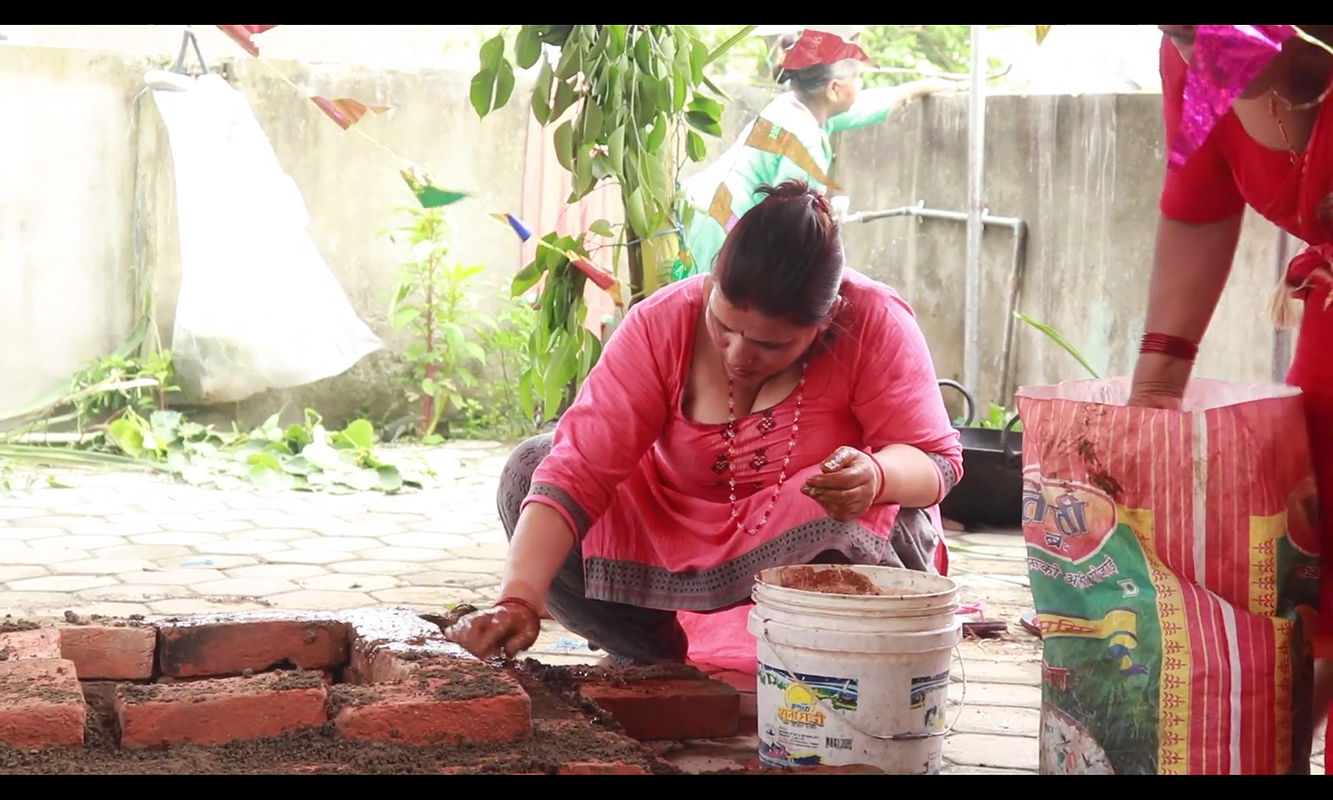 Busty desi aunty sexy cleavage show in pink dress