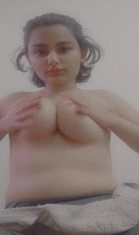Beautiful Girlfriend Showing Boobs