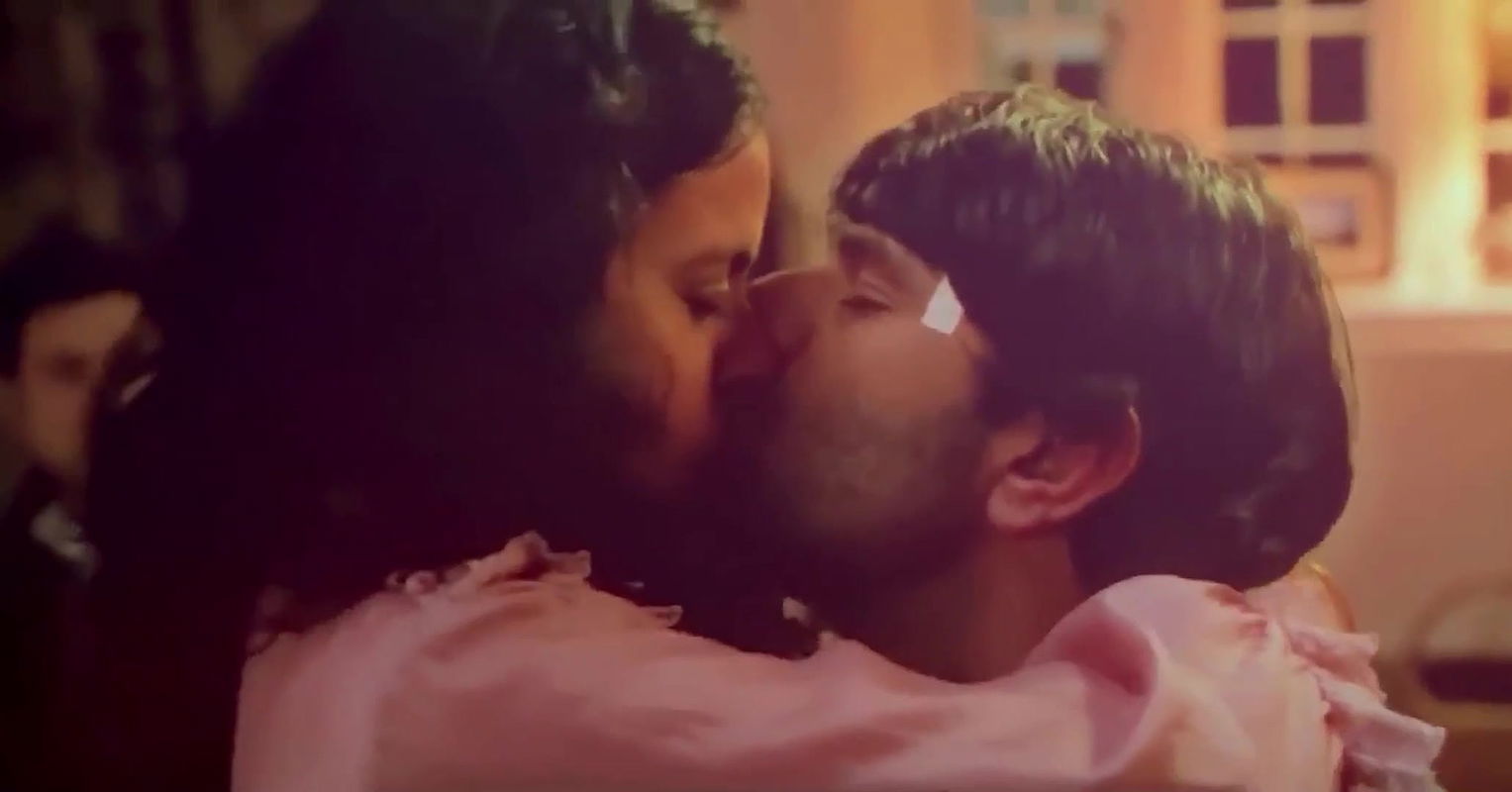 Rasika Dugal Kiss Scene Lord Curzon Ki Haveli