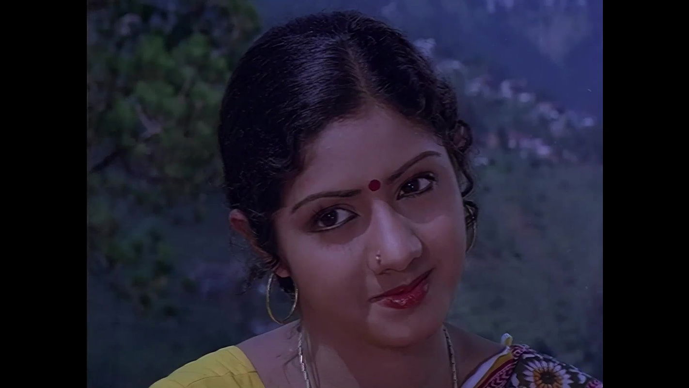 Sridevi Hot Boob Ass Shake Song3-Varumaiyin Niram Sivappu1980