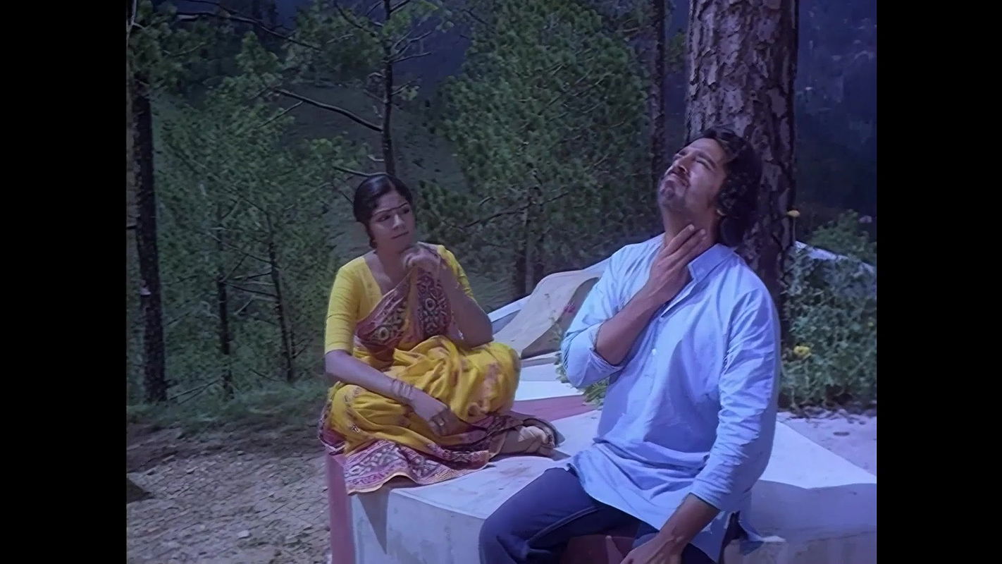 Sridevi Hot Boob Ass Shake Song3-Varumaiyin Niram Sivappu1980