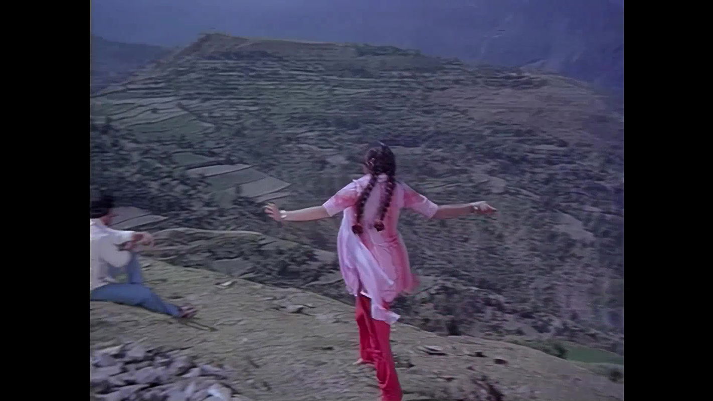 Sridevi Hot Boob Ass Shake Song4-Varumaiyin Niram Sivappu19802