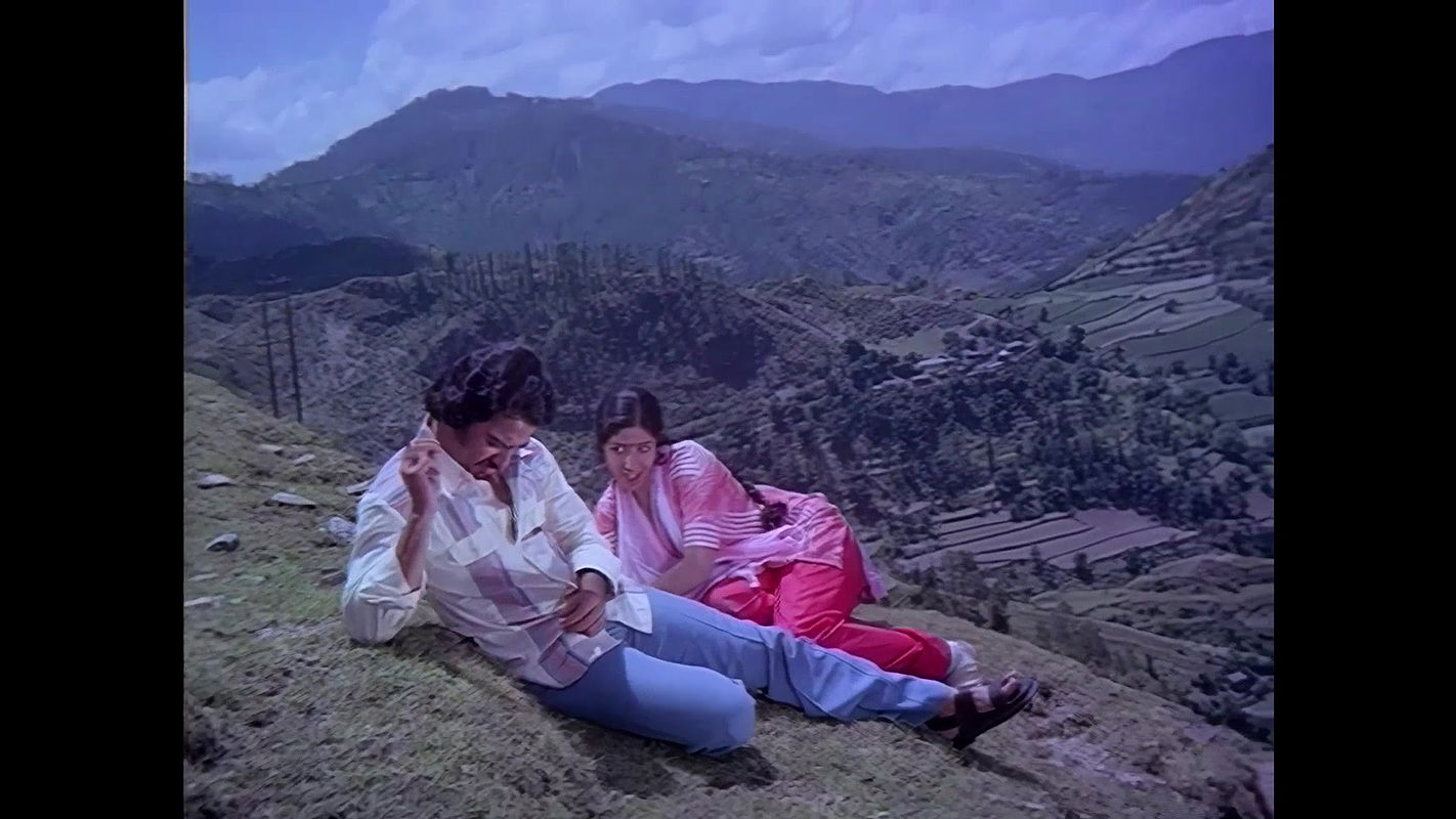 Sridevi Hot Boob Ass Shake Song4-Varumaiyin Niram Sivappu19802