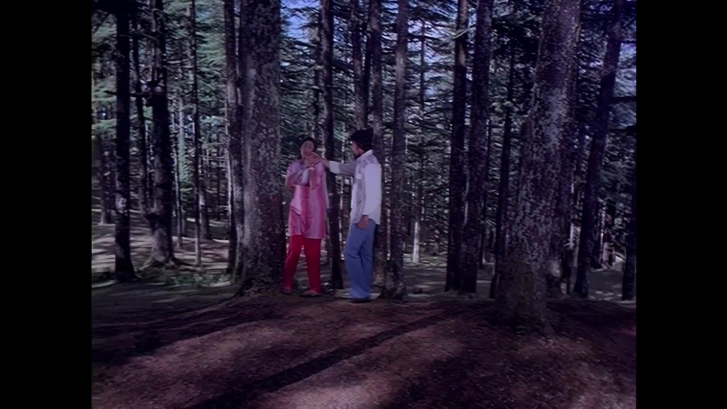 Sridevi Hot Boob Ass Shake Song4-Varumaiyin Niram Sivappu19802