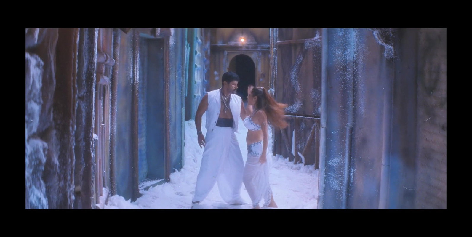 Priyanka trivedi Hot song- Putham.puthiyathada Uncut- kadhal sadugudu