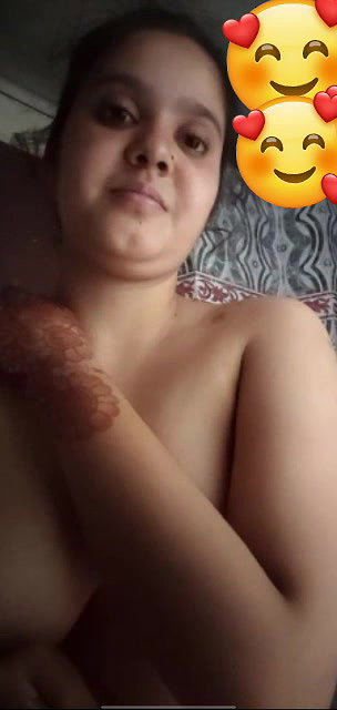 Desi Village gf getting horny on vc