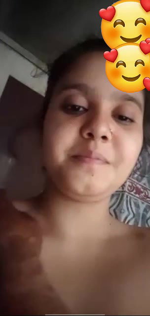 Desi Village gf getting horny on vc