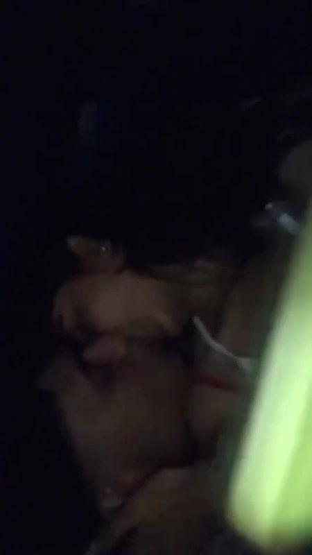 Beautiful Bangalore Girl Showing Boob And Kissing Boyfriend3