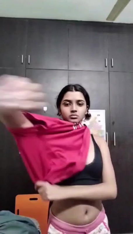 Beautiful Bangalore Girl Showing Boob And Kissing Boyfriend