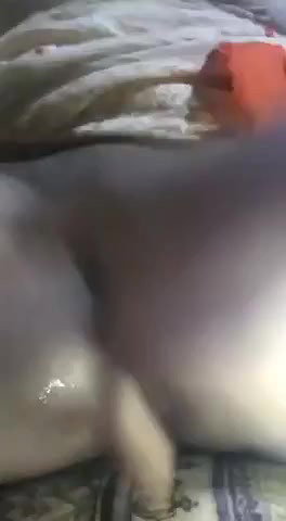 Desi Village aunty masturbating