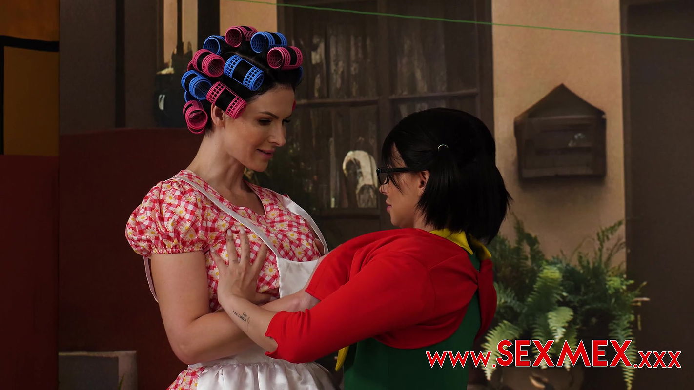 Sex Mex with Nicole Zurich & Mica Spengler in A Threesome With Chiquilina And Mrs. Stretchy