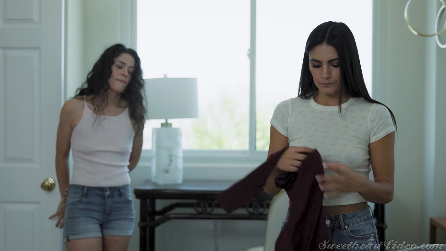 Sweetheart Video with Victoria Voxxx & Isa Bella in Sleeping With Her