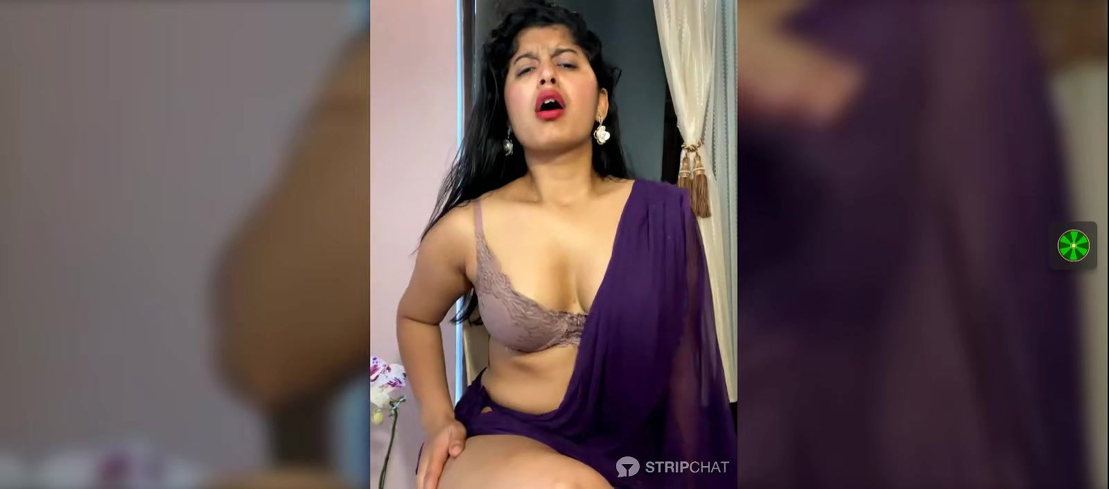 Sexy desi Girl Shows her Boobs & asshole