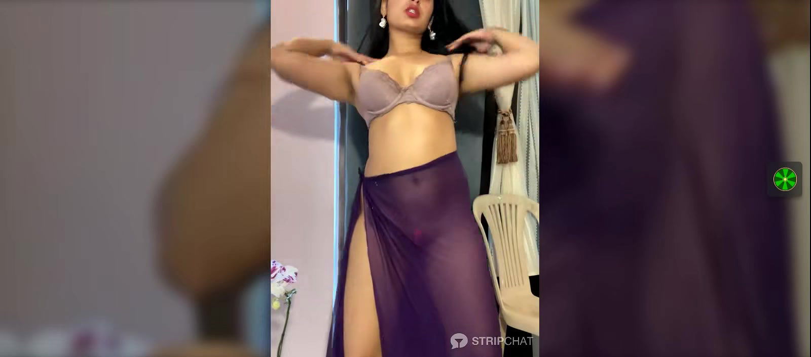 Sexy desi Girl Shows her Boobs & asshole