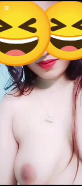 Cute girlfriend show her strip dress to her boyfriend on vc