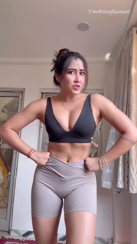 SLUTTY BUSTY STRUCTURE SOFIA ANSARI MOUTHWATERING CLEAVAGE TEASE HQ VIDEO