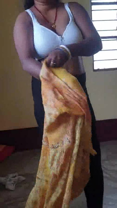 Desi Aunty Apply Cream in Pussy