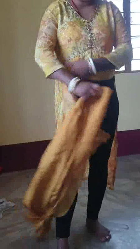 Desi Aunty Apply Cream in Pussy