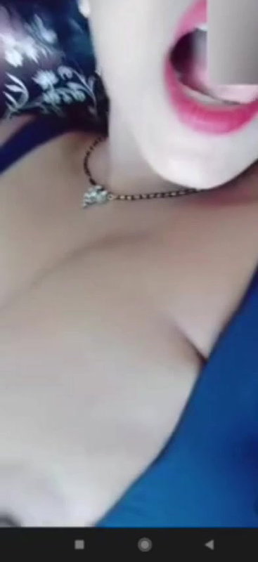 Milf Bhabhi Showing Nude And Leaking Milk On Vc