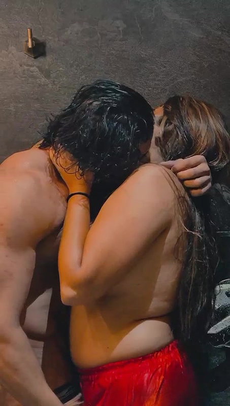 Preeti Puneet Boobs Pressed in Shower ~ App Content