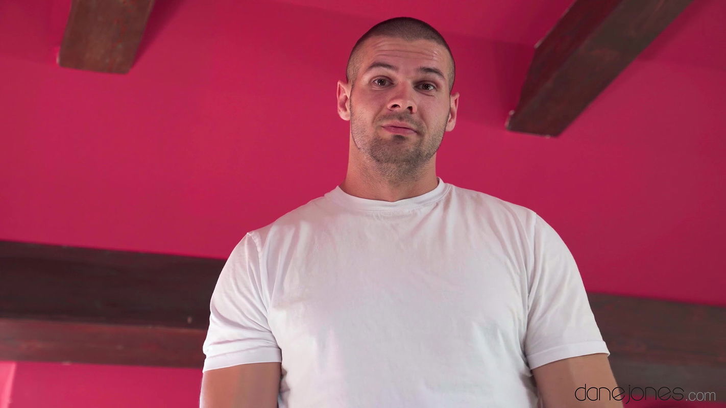 Dane Jones with Amber Kawaii in Sexual solution to housemate tiff