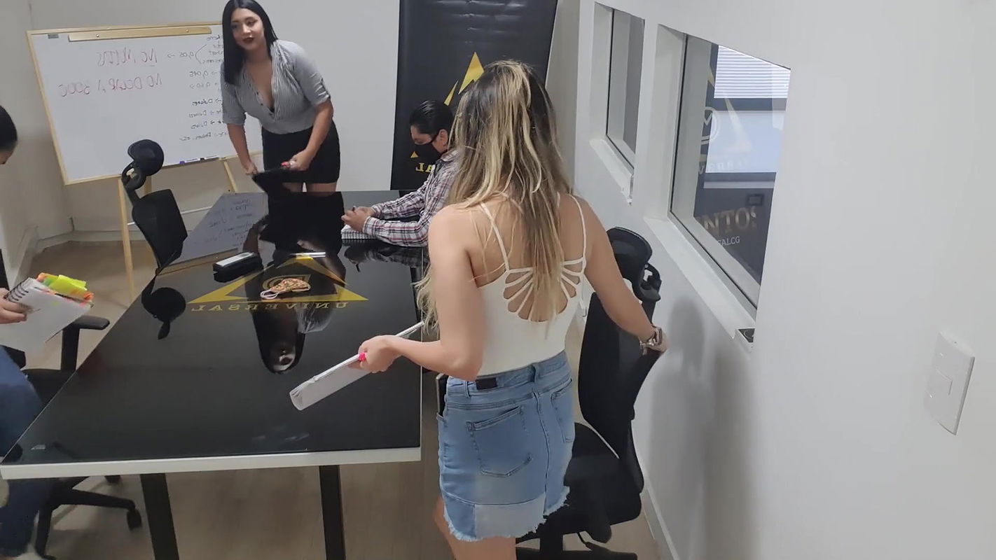 White girl muslim This pretty Arab female comes to hotel 0a1d04b6