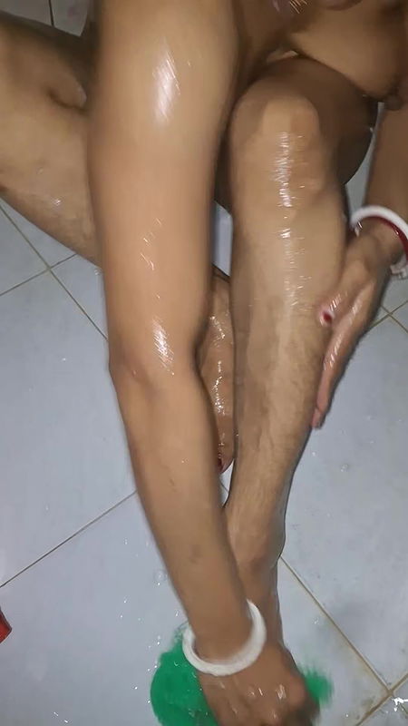 Beautiful babe with sexy body