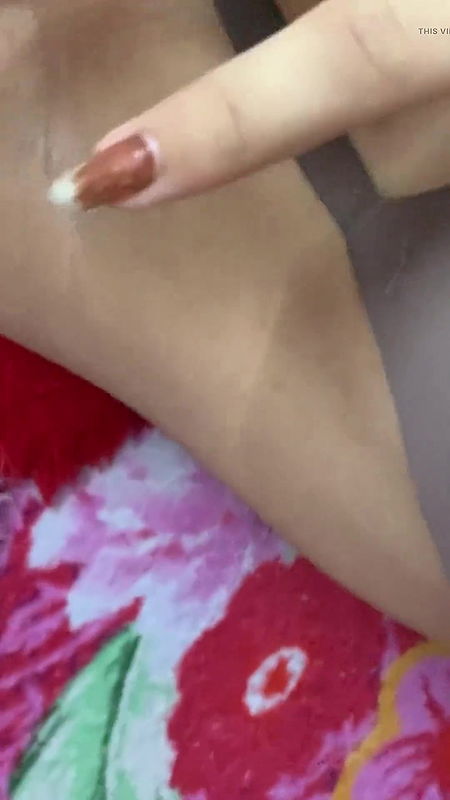 Desi Showing a Gaped Ass