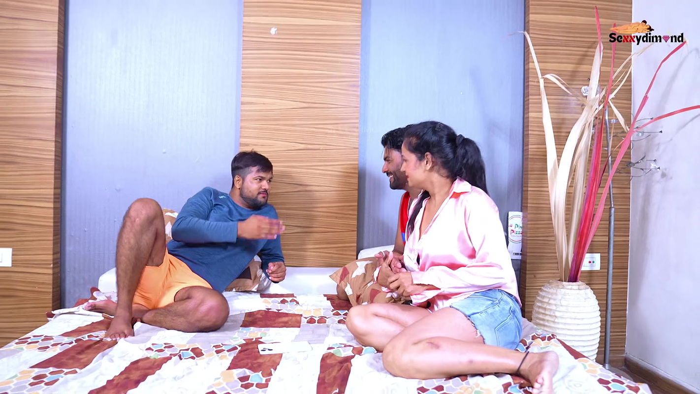 Beautiful Indian girlfriend convinced boyfriend to have sex with her