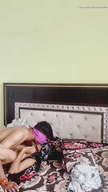 Desi girl aaj ghodi banke chudi aur apne boobs and chut me finger dalwayi